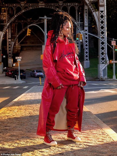 Teyana in red streetwear Red Trench Coat Outfit, Teyana Taylor Outfits, Taylor Outfits, Oversized Trench Coat, Atlanta Fashion, Trench Coat Outfit, Red Streetwear, Red Trench Coat, Teyana Taylor