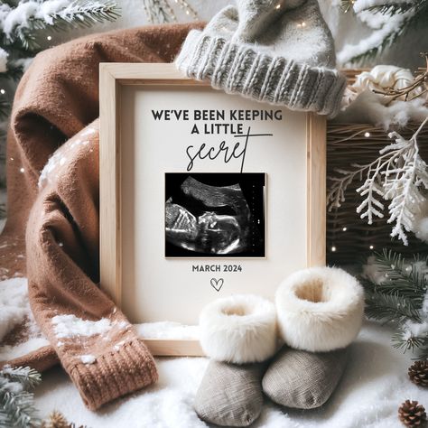 👼 🤰Share the warmth of your wonderful news with our Winter Wonderland Pregnancy Announcement Template! Nestled in fluffy snow, our cozy mittens hold the promise of joy with a sweet ultrasound photo, announcing.  This heartwarming scene is perfect for parents announcing a winter baby. The Canva template is fully editable, so you can add your personal touch and announce your bundle of joy your way ~ Editable Pregnancy Announcement ~ This editable and printable gender-neutral letter board boho pregnancy announcement is perfect for social media. The announcement features a neutral styled backdrop with eucalyptus leaves, a letter board, and baby props. You can include your baby's family name, due date, and even a photo of your choice (optional). Customize and personalize this announcement wit Winter Pregnancy Announcement Baby 2, Winter Pregnancy Announcement Photoshoot, Baby Announcing Ideas Christmas, Christmas Baby Announcement To Family, Winter Baby Announcement Ideas, Christmas Announcement Pregnancy, Snow Baby Announcement, January Pregnancy Announcement, January Baby Announcement