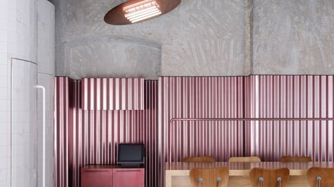 Gleaming sheets of pink corrugated metal contrast with rough plaster walls inside this Moscow restaurant designed by Crosby Studios. Black House Interior, Corrugated Metal Wall, Bar Interior, Corrugated Metal, Cottage Interiors, Store Design Interior, Restaurant Interior Design, Pink Interior, Boho Interior