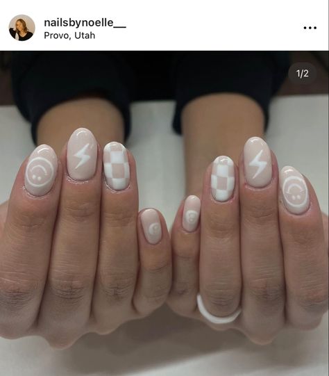 Cute Teenage Nails, Neutral Nail Inspo Almond, Boho Nail Designs For Short Nails, Neutral Pattern Nails, Nail Inspo Boho, Transition Into Fall Nails, Utah Nail Ideas, Summer To Fall Transition Nails Short, Winter Short Acrylic Nails