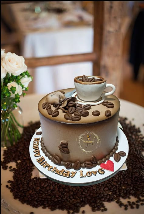 Coffee Design Cake Ideas, Romantic Cakes For Husband, Coffee Decorated Cake, Coffee Cake Design Ideas, Coffee Theme Cake, Coffee Themed Cake, Birthday Cake For Men Husband, Coffee Cake Design, Maket Pasta