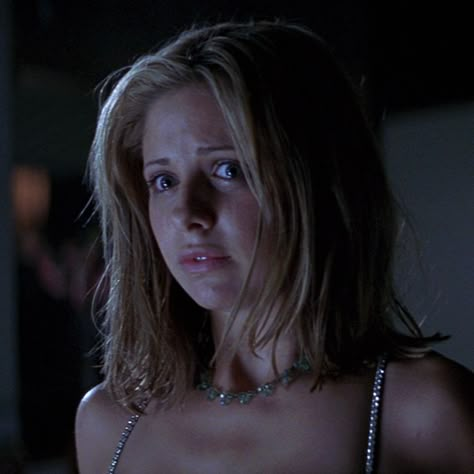 Sarah Michelle Gellar - Helen Shivers Sarah Michelle Gellar Aesthetic, Sarah Michelle Gellar Icons, Sarah Michelle Gellar 90s, Helen Shivers, Tvd Character, Buffy Aesthetic, Random Celebrities, Sarah Michelle Gellar Buffy, Buffy Style