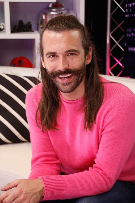 Jonathan Van Ness, Genderqueer Fashion, Queer Eye, Peppermint Oil, Shoulder Length Hair, Facial Hair, Spirit Animal, Good Skin, Hot Summer