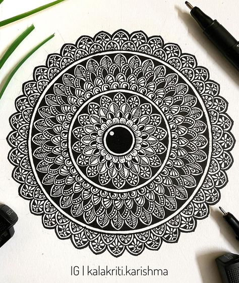 Karishma Srivastava | 🇮🇳’s Instagram post: “Sharing my work from #thesquadtakeover program @creativehandsartmaterials . 😊 . Thank you, Creative Hands, for giving me this amazing…” Mandala Art Ideas Creative, Karishma Srivastava, Kalakriti Karishma, Mandala Sketch, Teach Online, Mandala Book, Round Mandala, Easy Mandala Drawing, Mandala Doodle