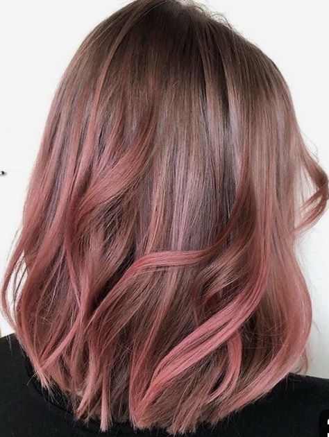 Bob Pendek, Hairstyle Idea, Pink Highlights, New Hairstyle, Long Wavy Hair, Hair Dye, Hair Colour, Pink Hair, Wavy Hair