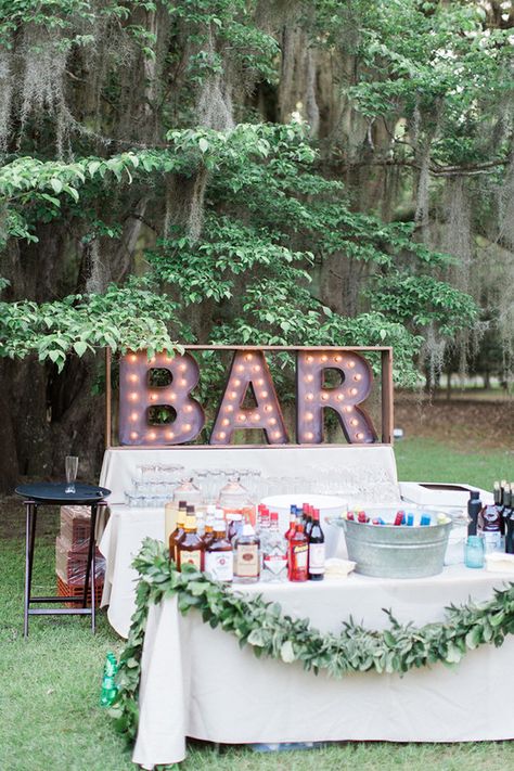 Diy Wedding Bar, Wedding Cocktail Bar, Wedding Alcohol, Bar Sign Wedding, Wedding Drink Station, Yellow Party, Funny Ideas, Drink Bar, Cocktails Bar