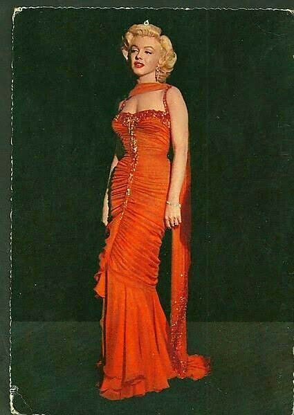 Marlyne Monro Orange Dress, Marilyn Monroe Inspired Prom Dress, Marylin Monroe Iconic Outfits, Marylin Monroe Orange Dress, Marylin Monroe Dresses, Marilyn Monroe Red Carpet, Marilyn Monroe Orange Dress, Marilyn Monroe Red Dress, Vintage Hollywood Dresses