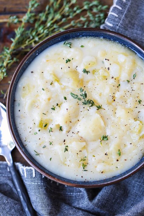 Old Fashioned Potato Soup is hearty and comforting. Simple ingredients and easy to make, this potato soup will warm you up on chilly days. Old Fashioned Potato Soup, Canned Potatoes, Potato Soup Easy, Instant Potatoes, Comfort Soup Recipes, Creamy Potato Soup, Flavorful Vegetables, Stewed Potatoes, Potato Soup Recipe