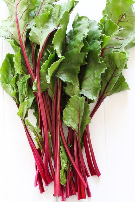 Beet Leaf Recipes, Beet Green Recipes, Beet Leaves, Sauteed Beet Greens, Beet Recipes, Beet Greens, Leafy Vegetables, Cooking Basics, Veggie Side Dishes