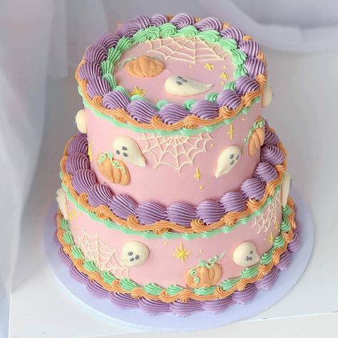 Pasteles Halloween, Spooky Cake, Halloween Birthday Cakes, Halloween Cake Decorating, Birthday Cake Decorating Ideas, Pastel Halloween, Cake Decorating Ideas, Fall Cakes, Cute Baking