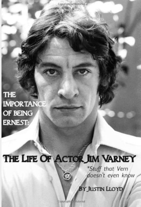 Jim Varney is kinda hot Ernest P Worrell, Jim Varney, American Comedy, Practical Jokes, Charlie Chaplin, Interesting Faces, Famous Faces, Book Club Books, Famous People