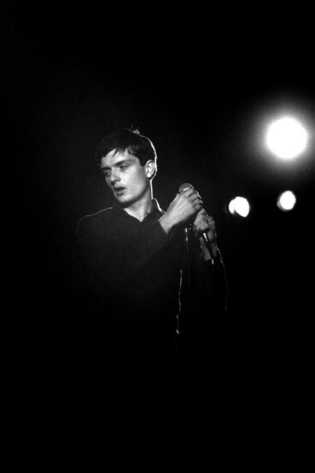 Ian Curtis - Joy Division - Gone to soon ___________________________ Badass photo <3 Ian Curtis, Trade Books, Rough Trade, Unknown Pleasures, Liza Minnelli, Rock Festival, Scene Image, Joy Division, Rock N’roll