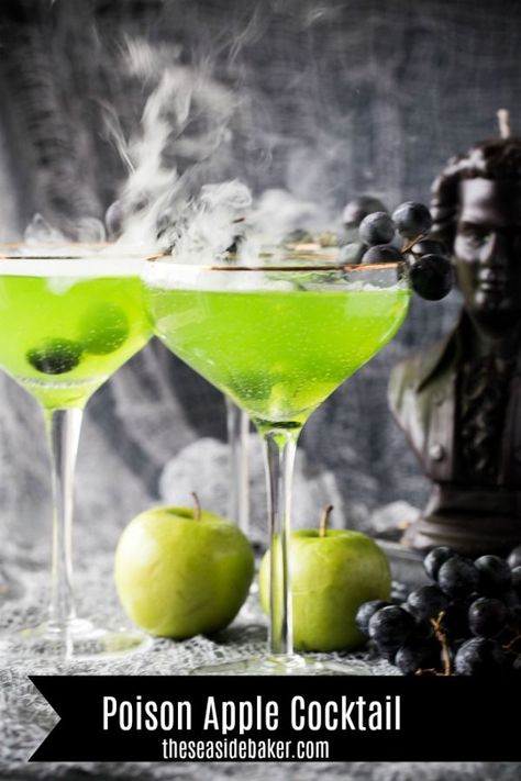 Poison Halloween Drink, Apple Halloween Cocktail, Apple Halloween Drinks, Poison Ivy Cocktail, Green Halloween Cocktails Recipes, Green Halloween Food Ideas, Halloween Cocktails With Champagne, Poison Apple Cocktail Recipe, Green Apple Mocktail Recipe