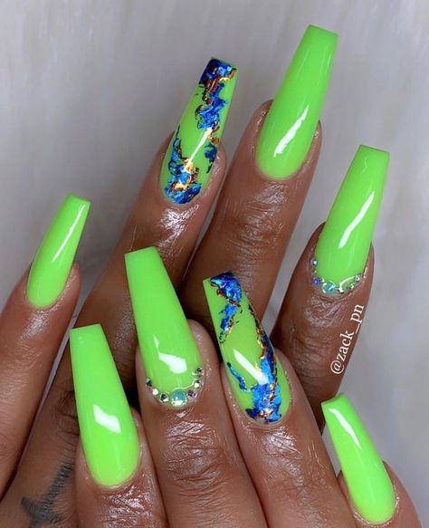 Green Manicure, Wedding Nail Polish, Hot Temperature, Neon Green Nails, Green Acrylic Nails, Green Nail Art, Green Nail Designs, Nude Nail Designs, Colorful Nail