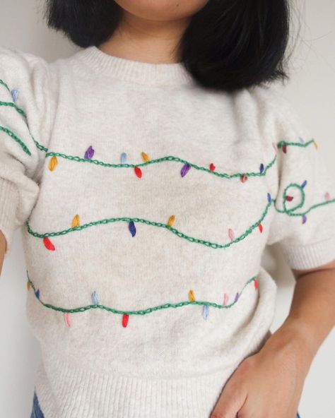 Christmas Embroidery Ideas, Best Christmas Sweaters, Diy Christmas Shirts, Christmas Hand Embroidery, Diy Christmas Sweater, Crochet Sweater Design, Hogwarts Christmas, Diy Ugly Christmas Sweater, Christmas Embroidery Patterns