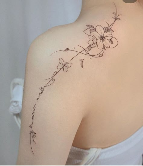 Boho Tattoo Sleeve For Women, Double Shoulder Tattoos For Women, Half A Sleeve Tattoo For Women, Ladies Shoulder Tattoo, Feminine Tattoos Shoulder, Coller Bone Tattoos Women, Unique Shoulder Tattoo, Tattoos To Cover Scars, Writing Tattoos