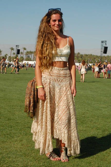 California Girls: Coachella Street Style 2012 Outfits, Hankerchief Skirt, Coachella 2012, Beer Girl Costume, Boho Fashion Summer, Coachella Fashion, Street Style Summer, Hippie Outfits, Street Chic