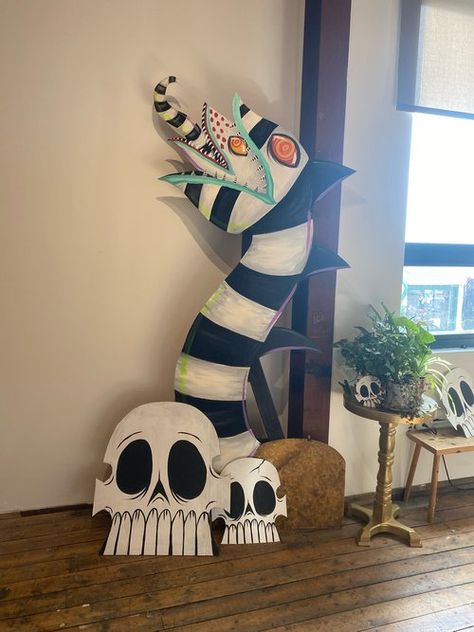 work. — frootbats Tim Burton Decorations Halloween, Halloween Beetlejuice Decorations, Beetle Juice Decorations Diy, Beetlejuice Halloween Decorations Diy, Tim Burton Halloween Decor, Beetlejuice Decoration, Beetlejuice Room, Beetlejuice Decor, Tim Burton Halloween