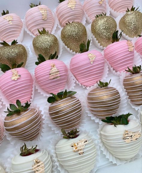 Pink White Gold Strawberries, Chocolate Covered Strawberries Pink Gold, Pink Gold Strawberries, Princess Theme Chocolate Covered Strawberries, Quince Chocolate Covered Strawberries, Pink And Gold Treats, Pink And Gold Chocolate Strawberries, Girly Chocolate Covered Strawberries, Sweet 16 Chocolate Covered Strawberries