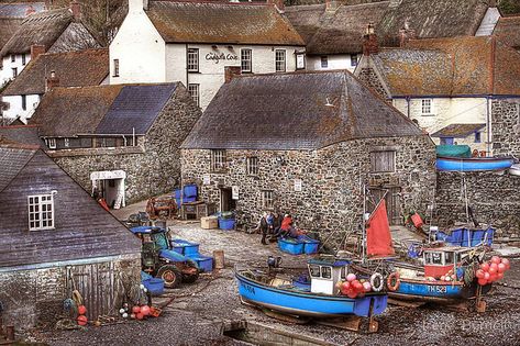 Cadgwith Cove Cornwall West Country, City Photography, Fishing Villages, Cornwall, Great Britain, House Colors, Photo Inspiration, Landscape Paintings, Boats