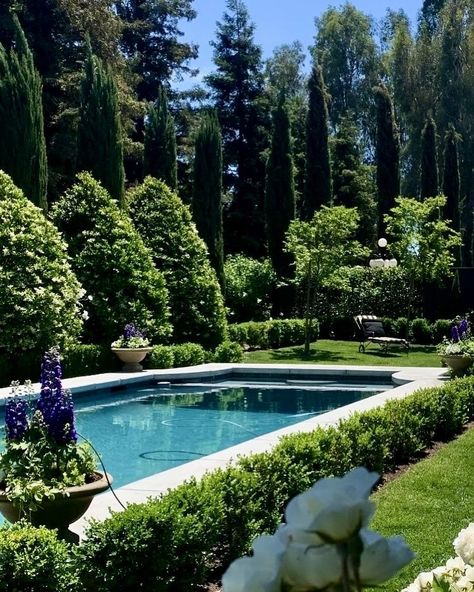 A lush oasis of serenity, somewhere in the Hamptons. Photo by Ann Dennis. . . #spottedatdusk Old Money House, Big Garden, Countryside House, Cute House, Dream Backyard, Garden Pool, Dream House Exterior, Pool Landscaping, Dream House Decor