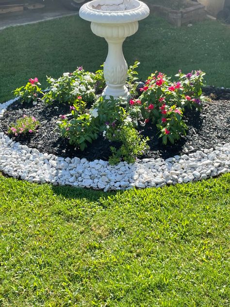 Fountain Flower Bed, Bird Fountain Ideas, Rock Garden With Bird Bath, Small Rock Garden Ideas Bird Baths, White Rocks Landscaping Ideas, Flowers Around Bird Bath, White Rock Landscaping, Birdbath Ideas Landscaping, Bird Bath Rose Garden