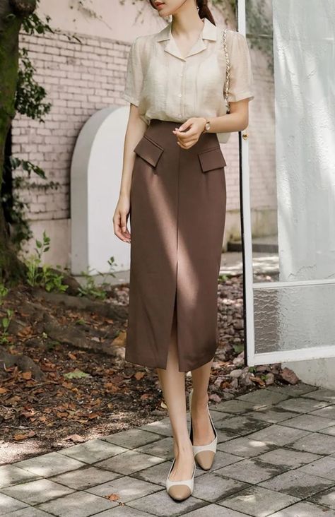 Terno Outfit Skirt, Terno Outfit, Office Casual Outfit, Office Skirt, Linen Fashion, Style Korea, Fashion Design Clothes, Hijab Outfit, Office Casual