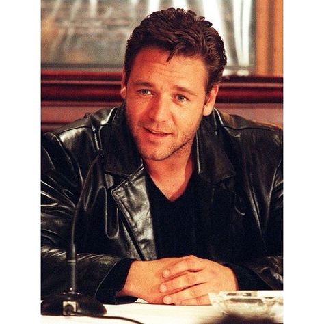 #russellcrowe Russell Crowe Young, Gladiator Movie, Master And Commander, Photo Star, Australian Men, Russell Crowe, Australian Actors, Movie Marathon, Young Actors