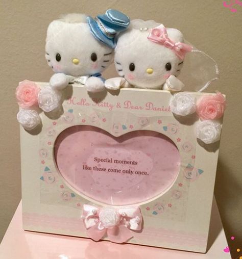 Sanrio Wedding, Sanrio Finds, Hello Kitty Invitation Card, Hello Kitty And Dear Daniel, Kawaii Wedding, Hello Kitty Wedding, Hello Kitty Invitations, Broken Rose, Dear Daniel