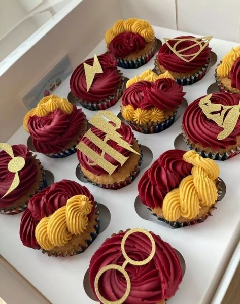 Gryffindor Birthday Party, Harry Potter Birthday Cupcake Ideas, Harry Potter Wedding Cupcakes, Harry Potter Cupcake Cake, Harry Potter Baby Shower Ideas Food, Harry Potter Birthday Cupcakes, Harry Potter Birthday Cake Easy, Harry Potter Cupcakes Ideas, Harry Potter Muffins