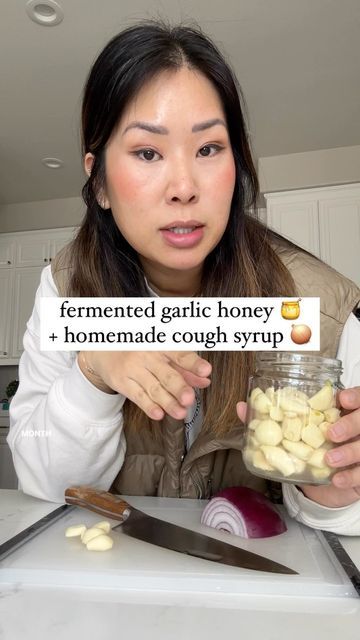 Fermented Garlic Honey, Honey For Cough, Garlic Remedies, Honey Remedies, Natural Cough Syrup, Fermented Garlic, Homemade Cough Syrup, Fermented Honey, Dry Cough Remedies