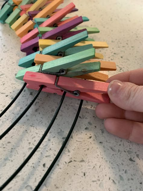 Clothespin Easter Wreath - 5 out of 4 Patterns Dye Clothespins, Clothespin Crafts Christmas, Stick Wreath, Clothespin Diy Crafts, Clothespins Diy, Wooden Clothespin Crafts, Homemade Bows, Clothes Pin Wreath, Diy Spring Wreath