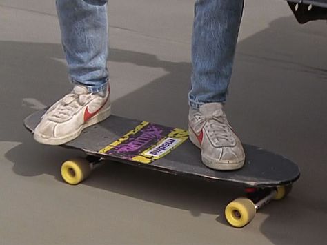 Marty McFly’s Madrid/Valterra skateboard being recreated in a limited avatar Marty Mcfly Costume, Icona Ios, Michael J Fox, J Fox, Marty Mcfly, 80s Aesthetic, Skater Boy, Michael J, To The Future