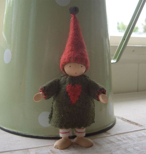 six Gnome Doll, Waldorf Crafts, Wood Peg Dolls, Bendy Doll, Felt Fairy, Fairy Crafts, Clothespin Dolls, Clothes Pin Crafts, Waldorf Toys