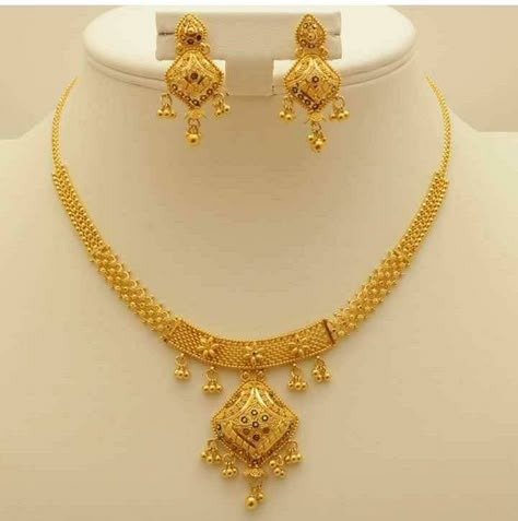 30gm Gold Necklace Design, Neckless Gold Jewelry New Design, 10grms Gold Necklace Designs, Gold Jewelry Necklace Wedding, Chain Set Design In Gold, Fancy Necklace Gold, Necleses Jewelry Gold Indian, Gold Necklace Set Simple Indian, 3 Tola Gold Set Design