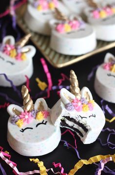 Cumple 5 Cecilita en 2022 | ideas de fiesta unicornio, fiesta de unicornios, fiestas de cumpleaños unicornio Unicorn Cake Balls, Unicorn Oreos, Unicorn Cakesicles, Unicorn Baking, Cute Unicorn Cake, Unicorn Sweets, Unicorn Cake Pops, Candy Melt, Kue Macaroon