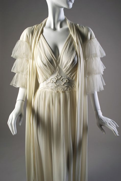 Peignoir and Nightgown. Probably french, 2nd third 20th century. White nylon tricot, Estate of Katharine Hepburn. Vintage Robes, Night Clothes, 1930's Fashion, Sleep Gown, Lingerie Patterns, Tea Gown, Kent State University, Kent State, Lingerie Vintage