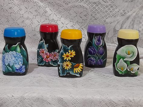 Coffee Bottle Painting, Coffee Jar Crafts, Coffee Jar, Craft From Waste Material, Glass Bottle Diy, Coffee Jars, Jar Design, Glass Bottles Art, Painted Jars