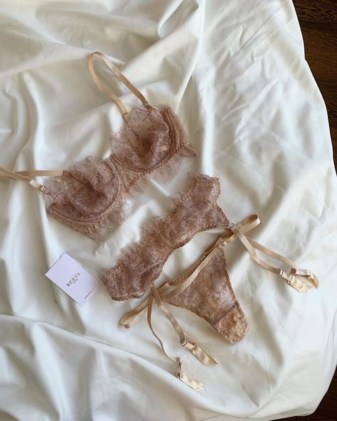 Image shared by Marcela Arroyo. Find images and videos on We Heart It - the app to get lost in what you love. Lingerie Aesthetic, Lingerie Inspiration, Cute Lingerie, Lingerie Outfits, Pretty Lingerie, Looks Chic, Beautiful Lingerie, Bra And Panty Sets, Lingerie Fashion