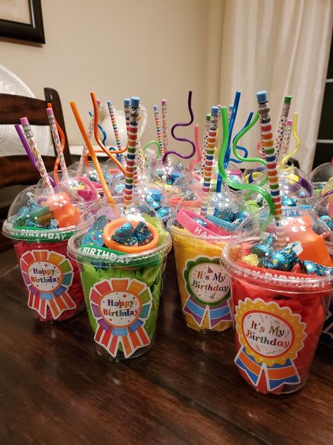 Classroom Party Favors, Birthday Party Goodie Bags, Birthday Giveaways, Birthday Party Treats, Birthday Goodie Bags, Party Favors For Kids Birthday, School Treats, School Birthday, Idul Fitri