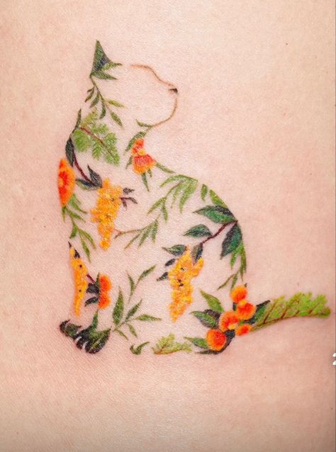 Embroider Tattoos, Cat Flowers Tattoo, Cat Tattoo Flowers, Cat Tattoo Drawing, Ginger Cat Tattoo, Flower Cat Tattoo, Calico Cat Tattoo, Cottagecore Tattoo Ideas, Floral Cat Tattoo