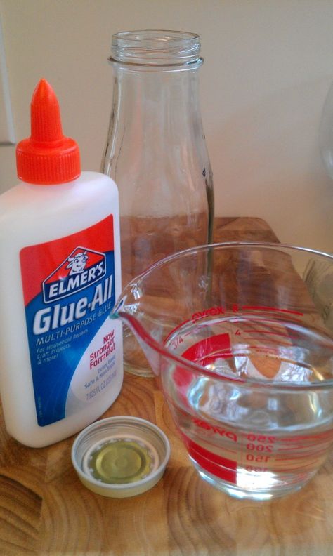 Homemade decoupage glue, because let's face it, the stores are expensive... Decoupage On Canvas, Craft Recipes, Glue Craft, Decoupage Glue, Decoupage Diy, Elmer's Glue, School Glue, White Glue, Small Bottles