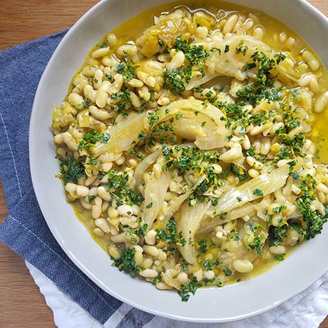 Braised Flageolet Beans with Fennel, Leeks & Herb Gremolata Flageolet Beans Recipes, Math Mental, Heirloom Beans, Tasty Vegetables, Gremolata Recipe, Italian Beans, Blackeyed Peas, Black Eyed Peas Recipe, Beans Beans