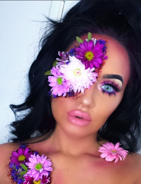 Flower Makeup Looks, Makeup Looks Blue, Sfx Makeup Ideas, Makeup Crazy, Filter Ideas, Spfx Makeup, Flower Makeup, Halloween Makeup Pretty, Barbie Makeup