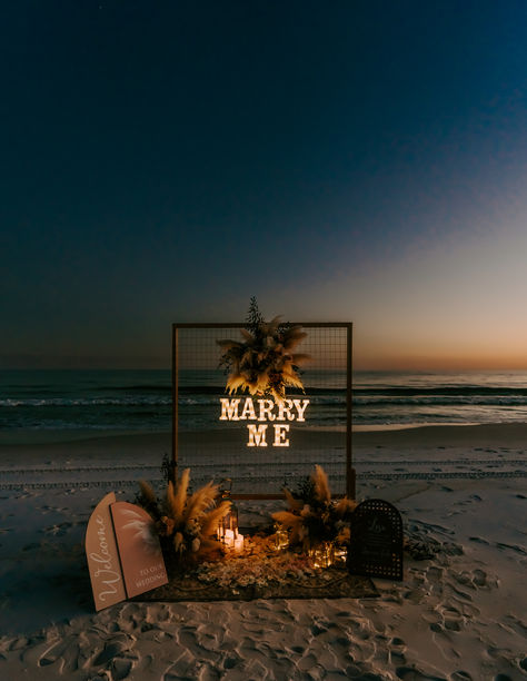 Beach Wedding Proposal Ideas, Barn Proposal Ideas, Boho Proposal Ideas, Proposal Decorations Outdoor, Marry Me Proposal Ideas Romantic, Crete Fashion, Beach Proposal Setup, Beach Proposal Ideas, Proposal Ideas Beach