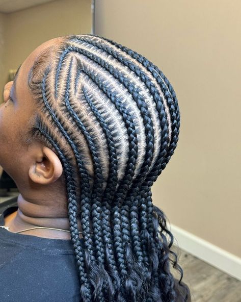 Braids Inspiration Black, Stitch Cornrows For Black Women, Braids With Edges, Cross Cornrows, Cornrow Braids For Black Women, Cornrows For Black Women, Cornrows Into A Bun, Braid Aesthetic, Stitch Cornrows