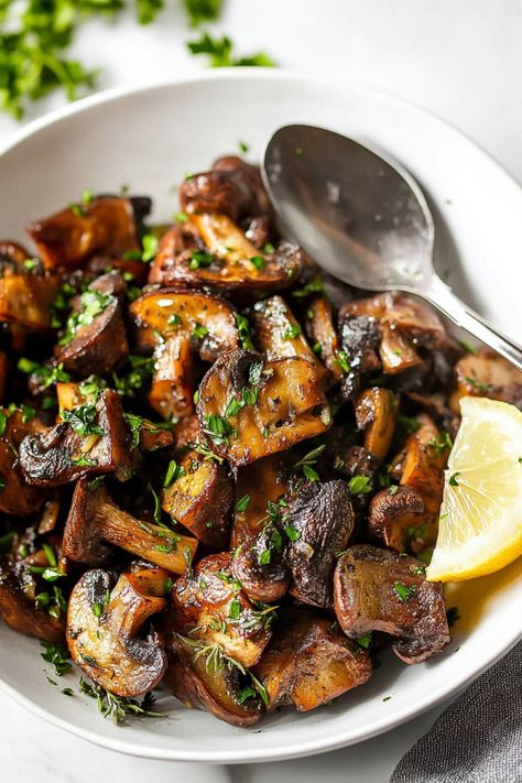 Roasted Mushrooms Recipe - Insanely Good Roasted Mushroom Recipes, Roasted Potatoes And Mushrooms, Crimini Mushrooms Recipes, Mushroom Marinade, Oven Roasted Mushrooms, Portabella Mushrooms Recipes, Mushroom Side Dishes, Portobello Mushroom Recipes, Mushroom Recipes Healthy