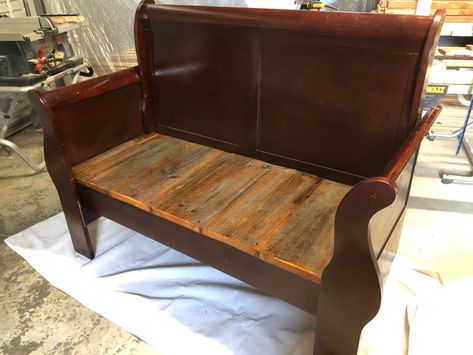 Sleigh Bed Bench, Repurposed Sleigh Bed Ideas, Sleigh Bed Makeover, Antique Headboard, Sleigh Bed Frame, Bed Frame Bench, Bed Makeover, Repurposed Headboard, Headboard Benches