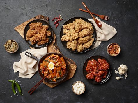 Korean fried chicken chain Bb.q Chicken tests nearly human-free format. Chicken Craft, Crispy Food, National Fried Chicken Day, Pork Egg Rolls, Spicy Wings, Honey Bbq Sauce, Korean Side Dishes, Chicken Breakfast, Restaurants To Try