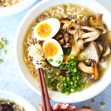 Mushroom Ramen Mushroom Ramen, Mushroom Broth, Homemade Ramen, Ramen Restaurant, Ramen Recipes, Ramen Noodles, Hard Boiled, Hard Boiled Eggs, Chicken Seasoning